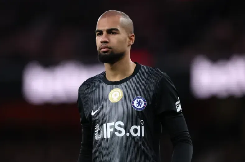 欧冠半决赛时间-米克尔：桑切斯在对阵枪手表现一团糟，蓝军必须买顶级门将